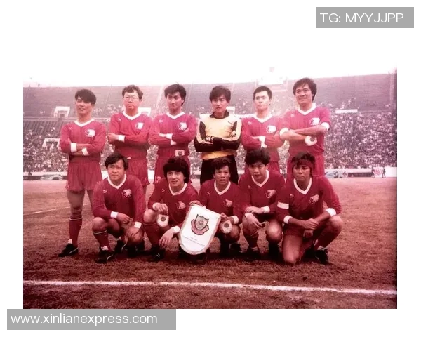 早期中国足球明星的崛起与发展历程探索