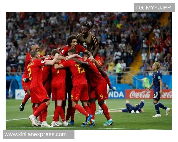 足球巨星同框精彩瞬间 9宫格完美呈现球场传奇与友谊的碰撞